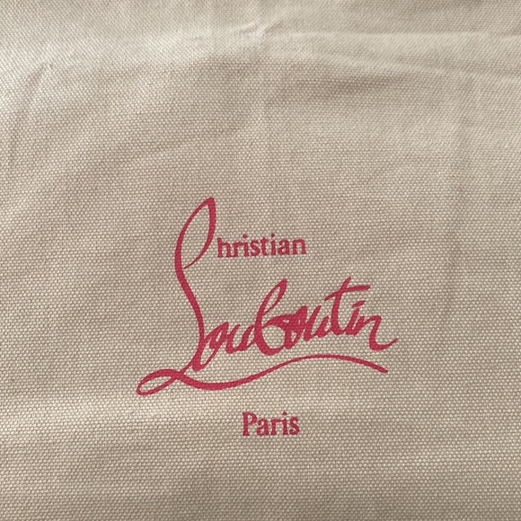 Meet your Posher, Debra - Picture 2 of 2